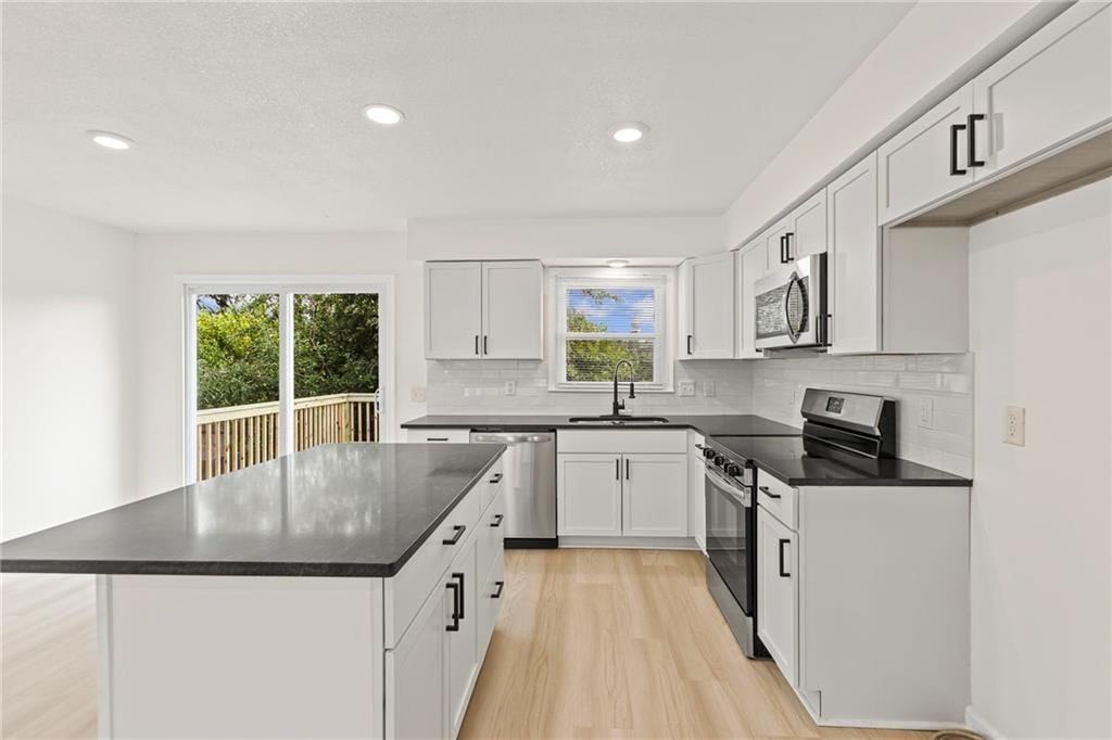 104 W Meriwood Lane — photo 13