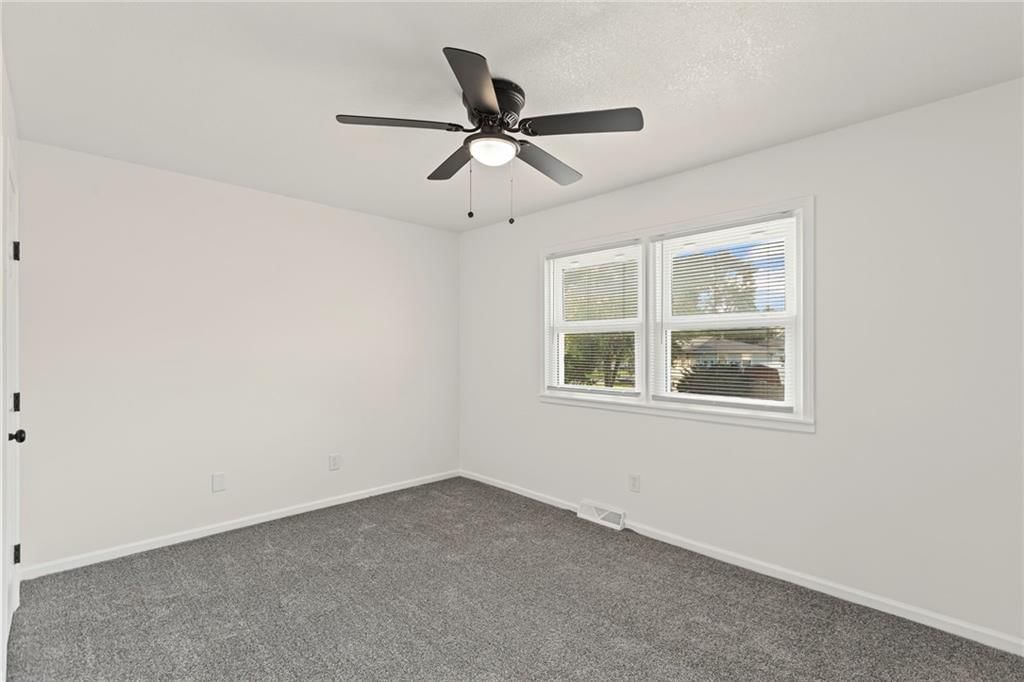 104 W Meriwood Lane — photo 14