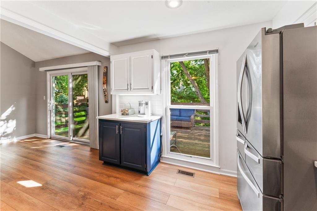 Photo 11 of 37 - 14508 W 68TH Terrace
