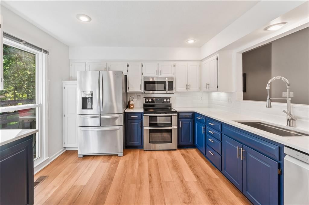 Photo 12 of 37 - 14508 W 68TH Terrace