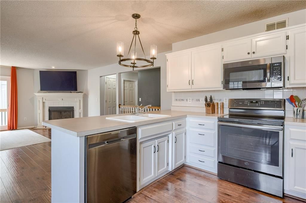 Photo 8 of 30 - 628 NE Swann Circle