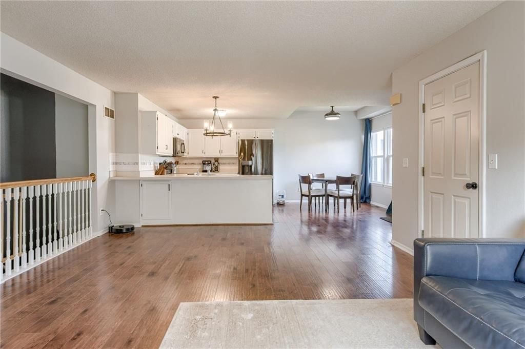 Photo 12 of 30 - 628 NE Swann Circle