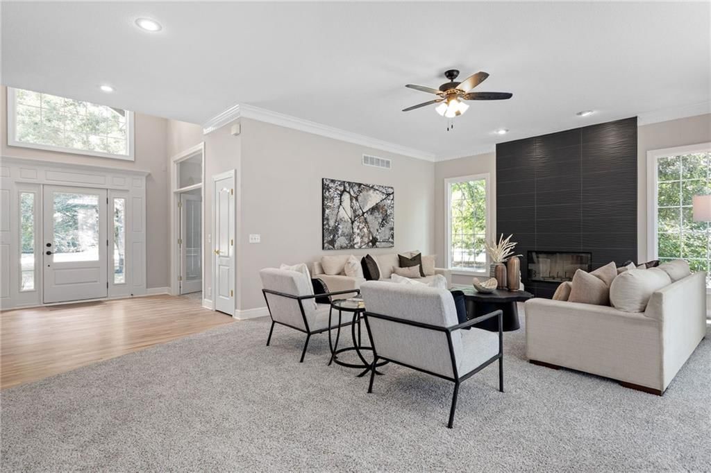 15142 Windsor Circle — photo 9