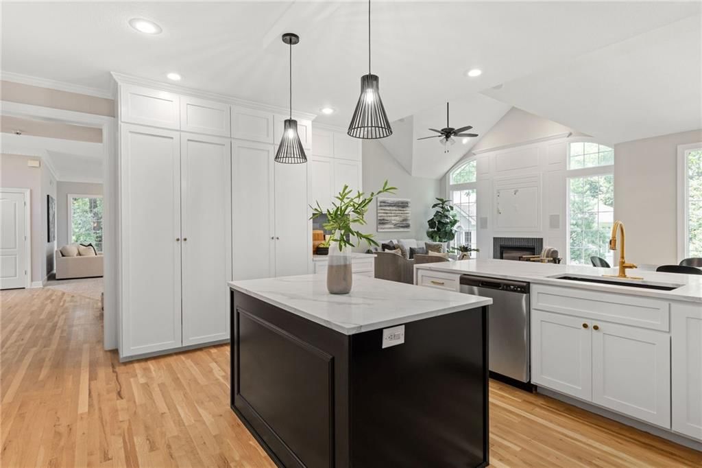 15142 Windsor Circle — photo 16