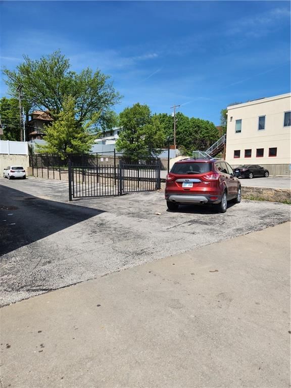 3770 Broadway Boulevard — photo 16
