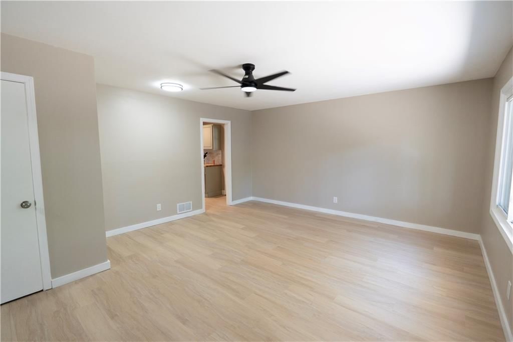 Photo 7 of 38 - 9012 E 75th Street