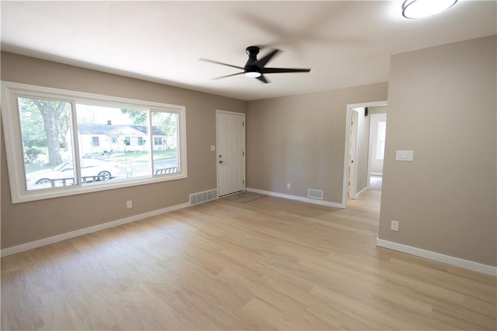 Photo 8 of 38 - 9012 E 75th Street