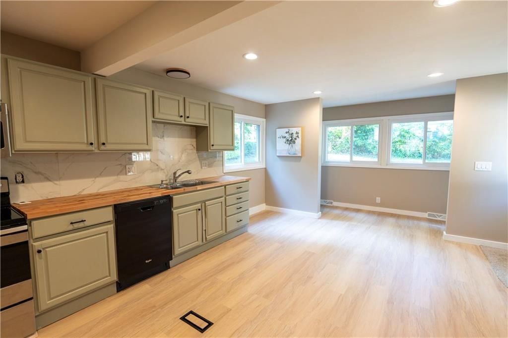Photo 11 of 38 - 9012 E 75th Street