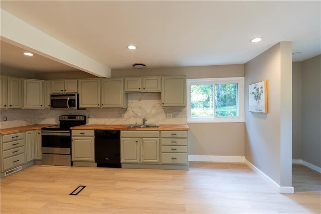Photo 13 of 38 - 9012 E 75th Street