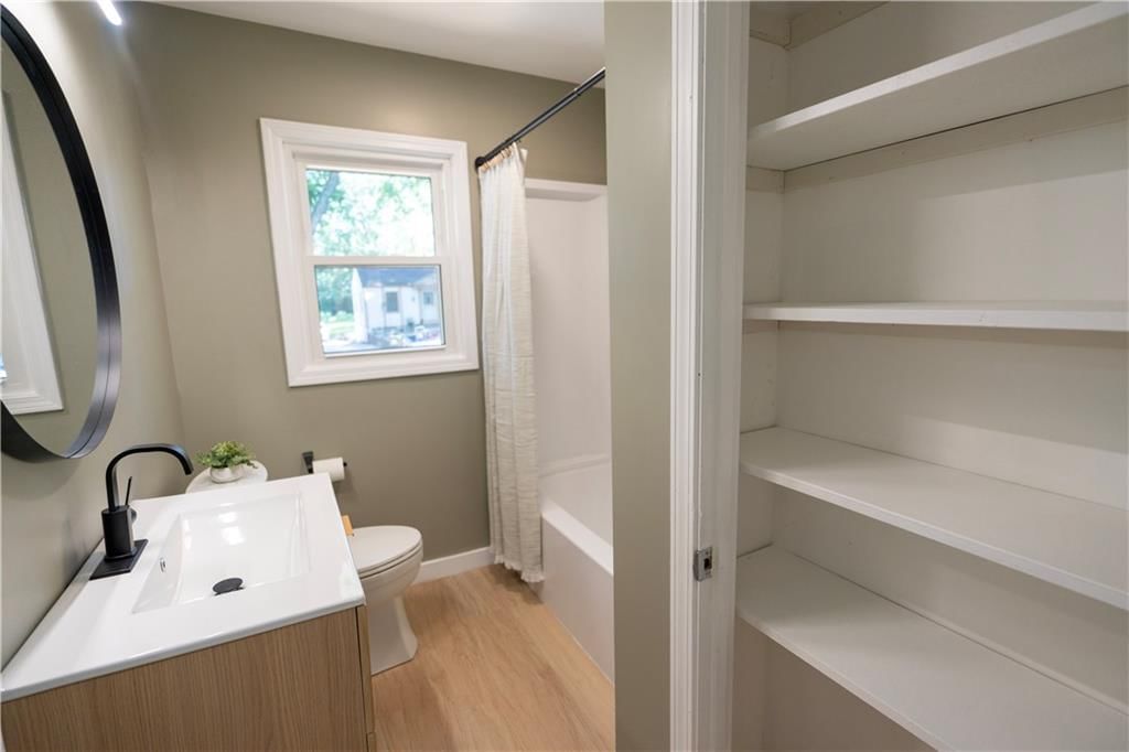 Photo 19 of 38 - 9012 E 75th Street