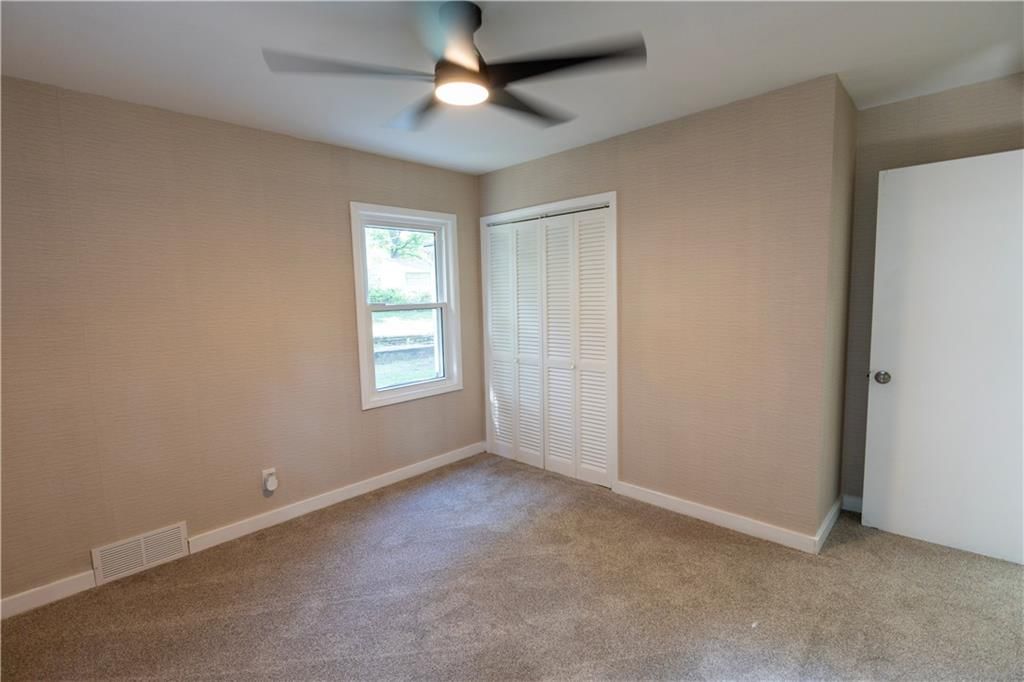 Photo 24 of 38 - 9012 E 75th Street