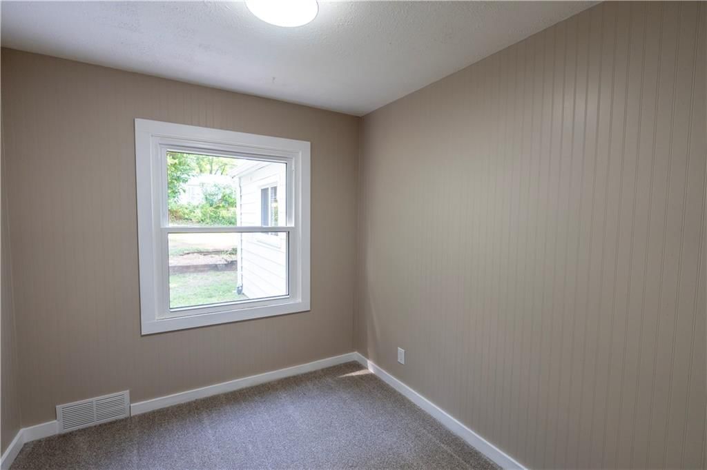 Photo 26 of 38 - 9012 E 75th Street