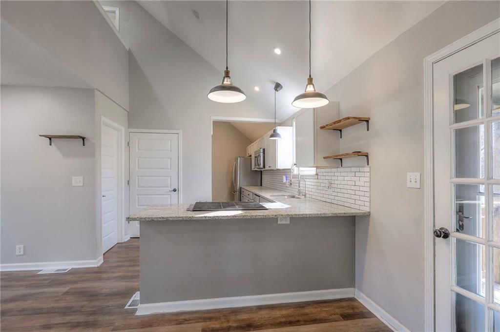 917 E 77th Street — photo 11
