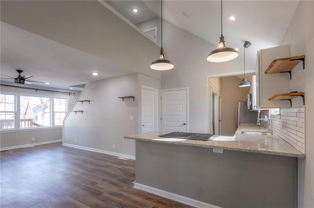 917 E 77th Street — photo 12