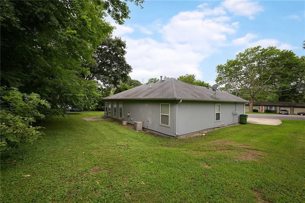 Photo 20 of 20 - 5425 Sterling Avenue