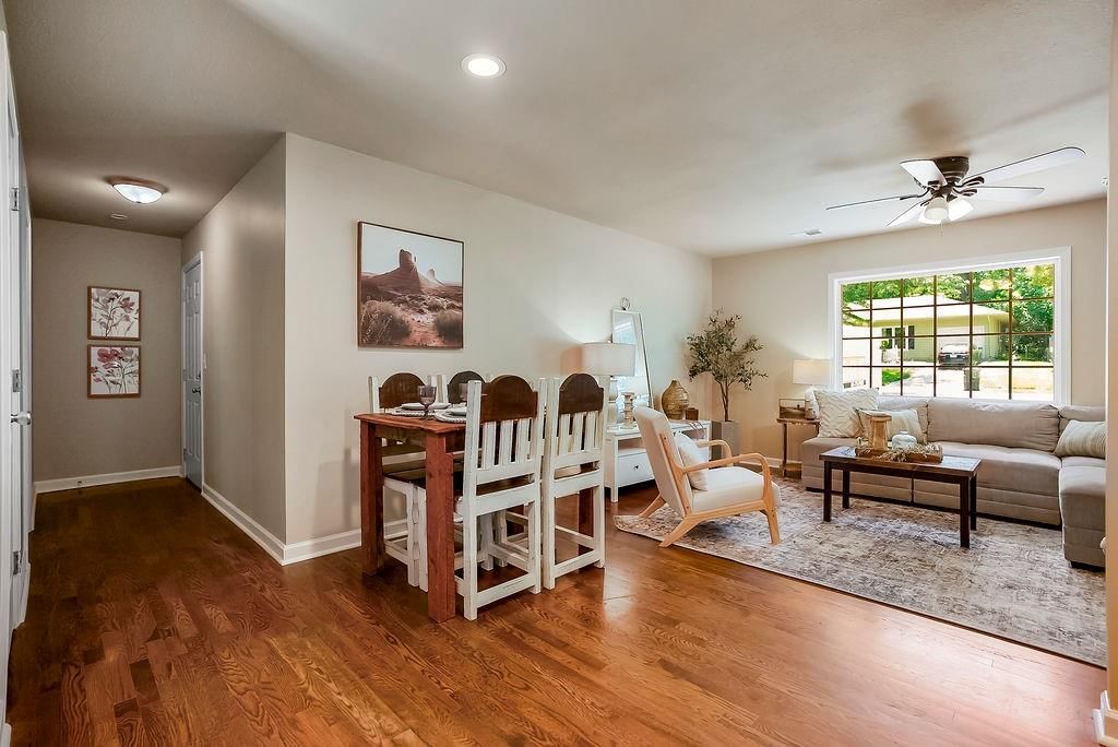 Photo 11 of 28 - 6414 W 82nd Street