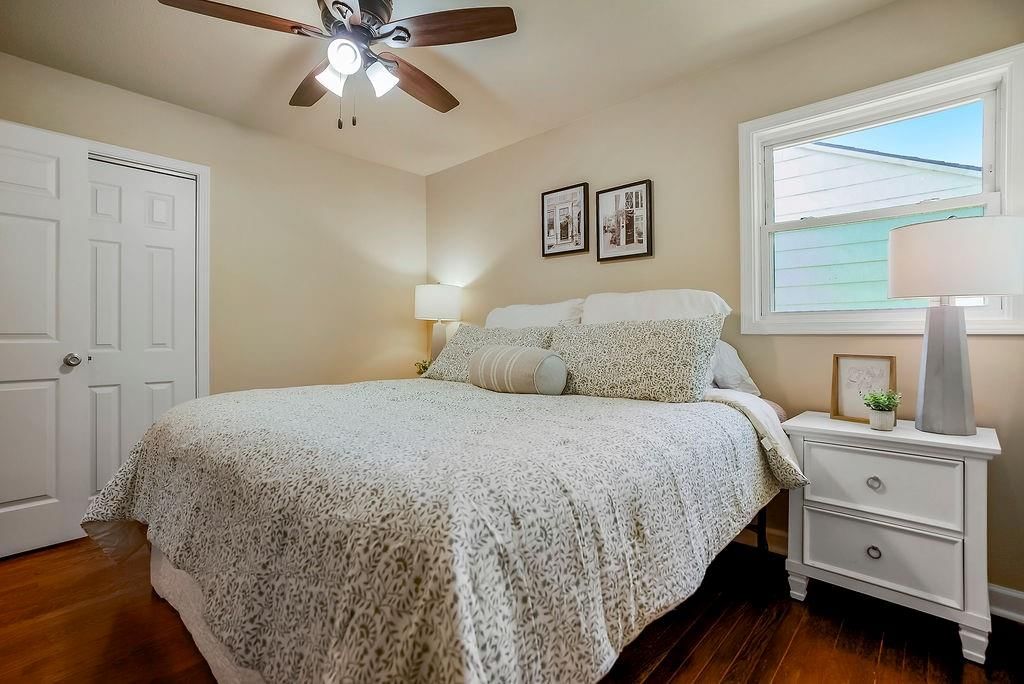 Photo 13 of 28 - 6414 W 82nd Street