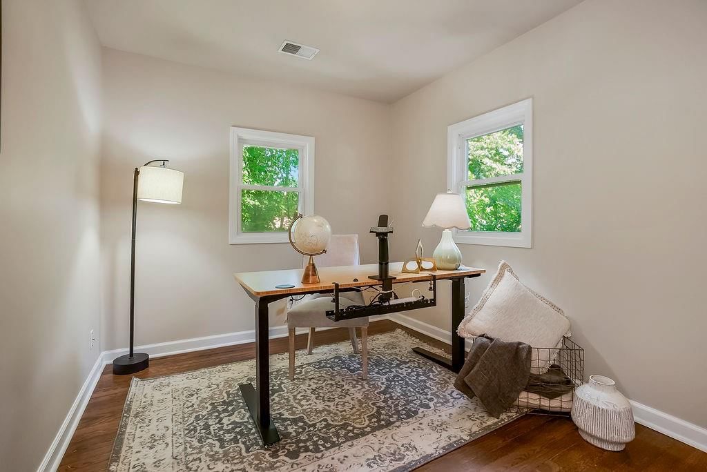 Photo 20 of 28 - 6414 W 82nd Street