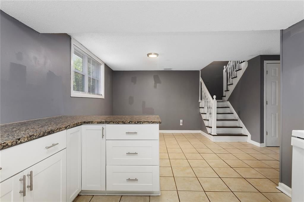 Photo 10 of 19 - 8704 E BANNISTER Terrace
