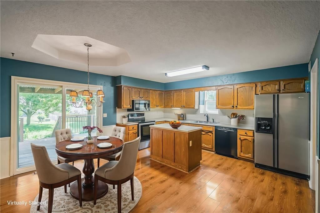 Photo 21 of 47 - 215 N Darrowby Drive