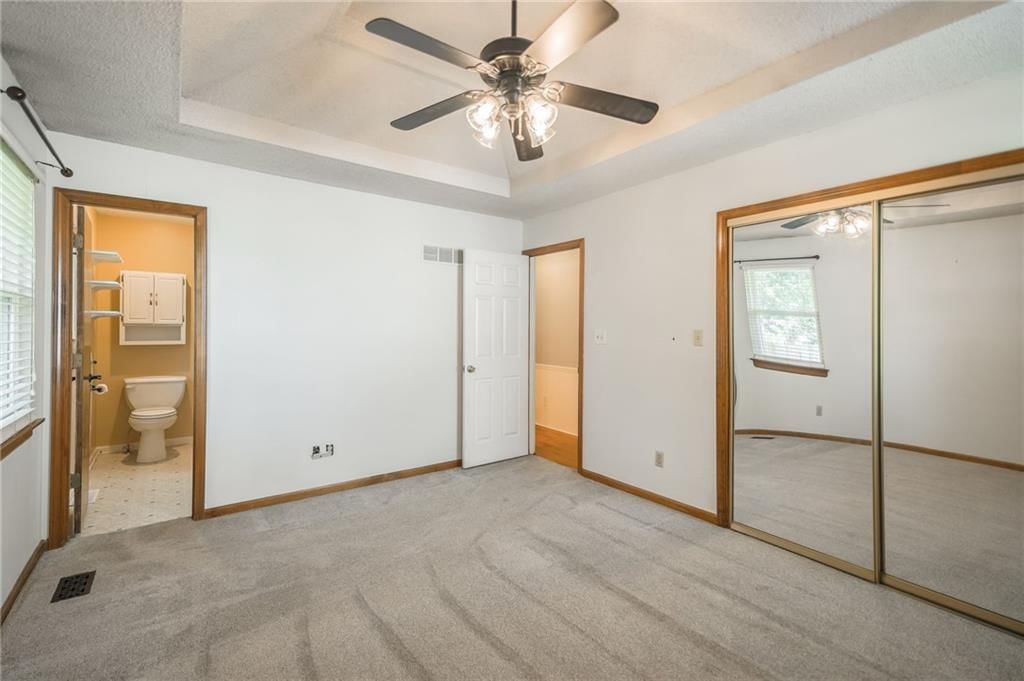 Photo 31 of 47 - 215 N Darrowby Drive