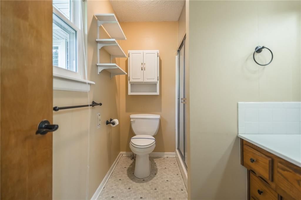Photo 32 of 47 - 215 N Darrowby Drive
