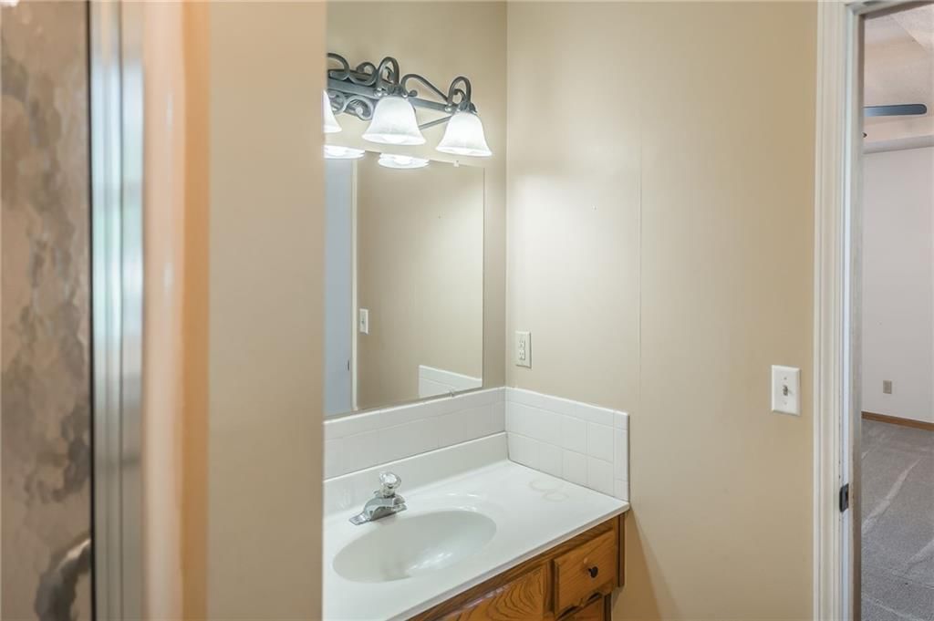 Photo 34 of 47 - 215 N Darrowby Drive