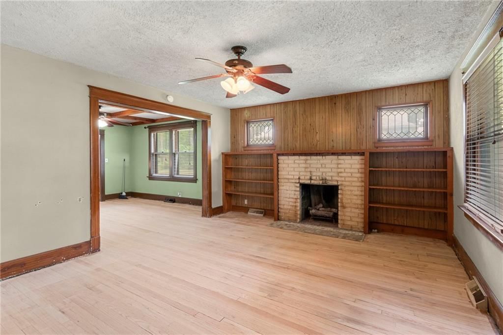 Photo 5 of 37 - 1832 S Claremont Avenue