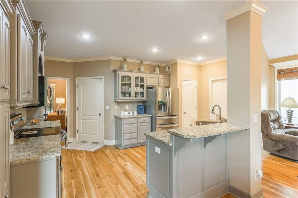 1121 Redwood Place — photo 14