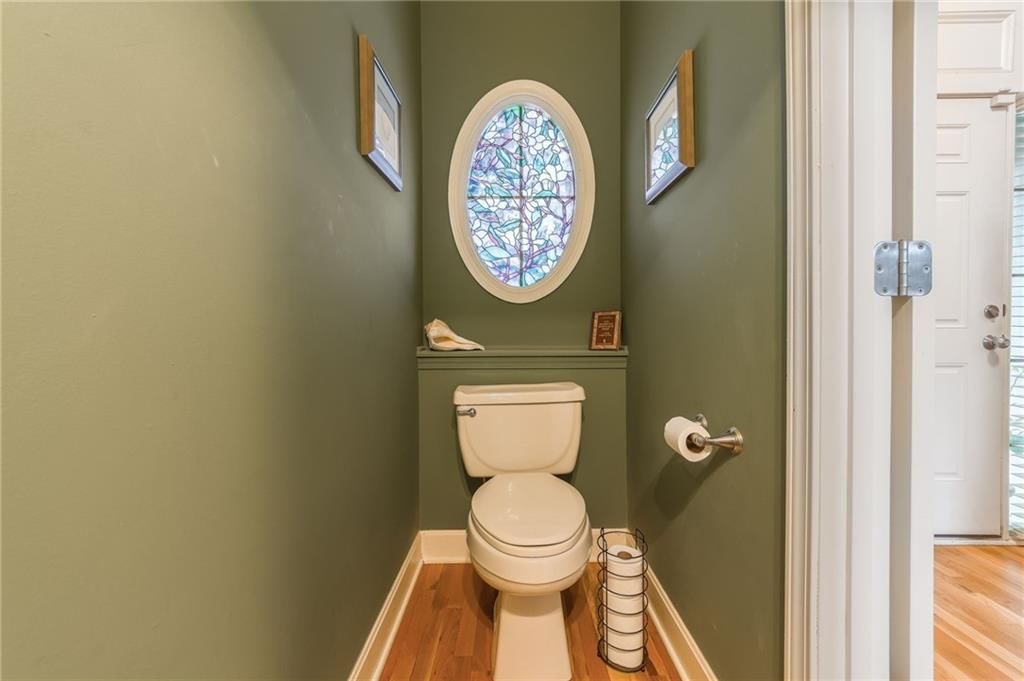 1121 Redwood Place — photo 18