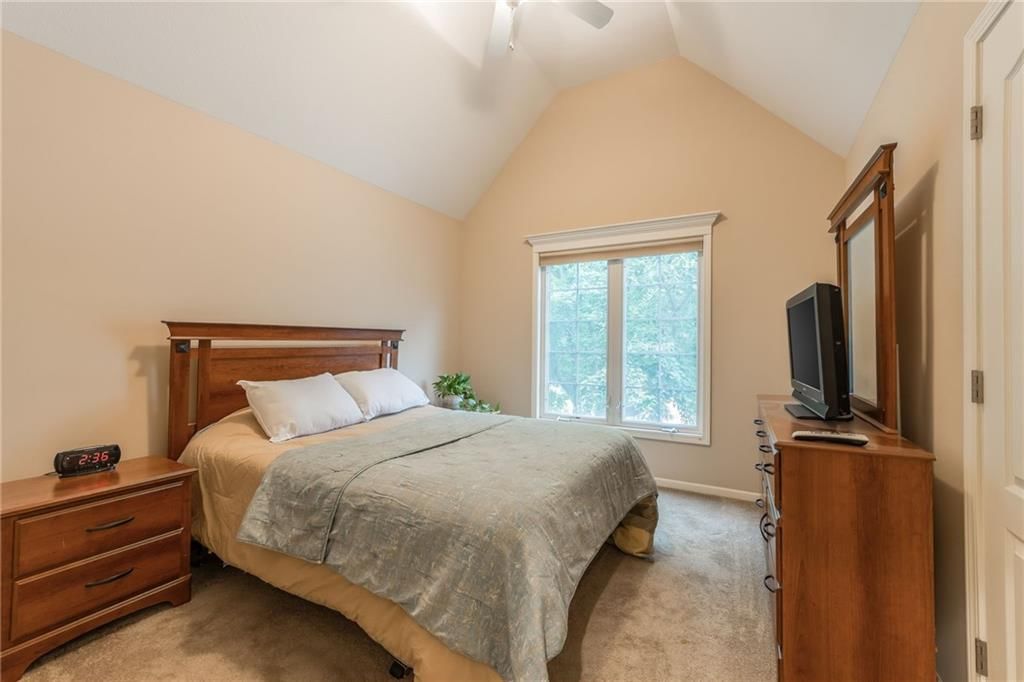 1121 Redwood Place — photo 26