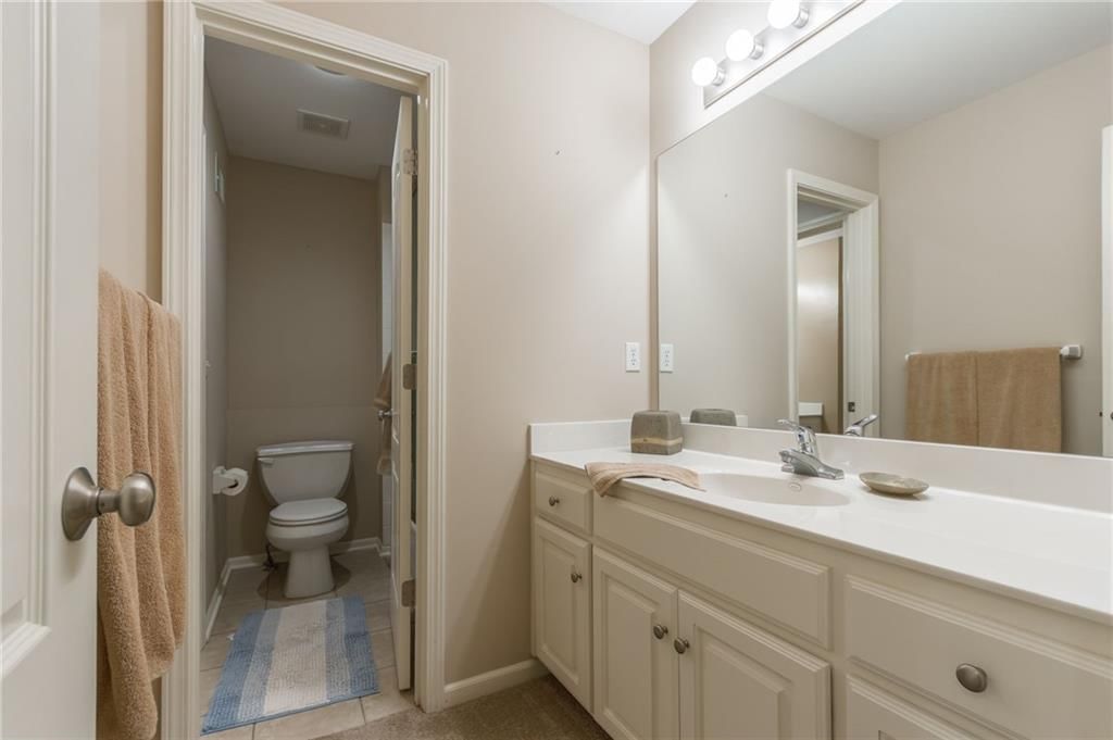 1121 Redwood Place — photo 28