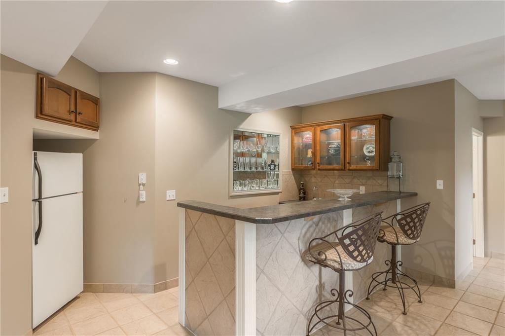1121 Redwood Place — photo 40