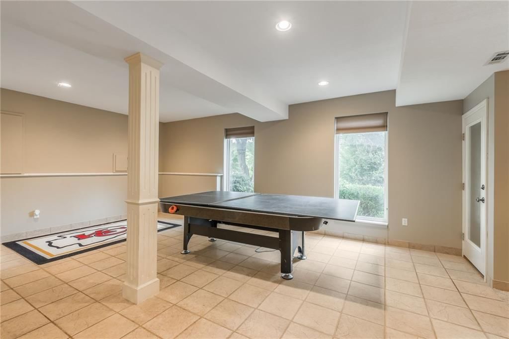 1121 Redwood Place — photo 42