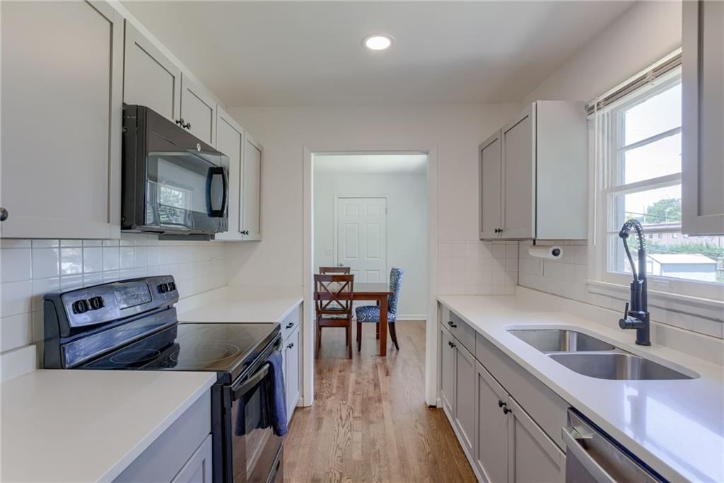 12116 W 63rd Terrace — photo 7