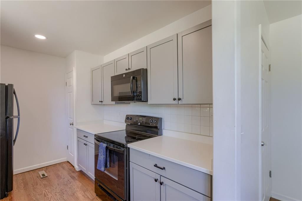 12116 W 63rd Terrace — photo 9