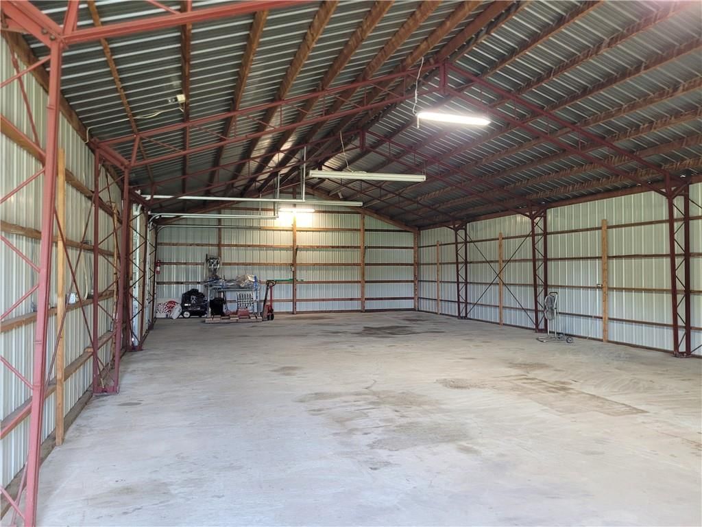 Photo 4 of 7 - 3923 S Rust Road