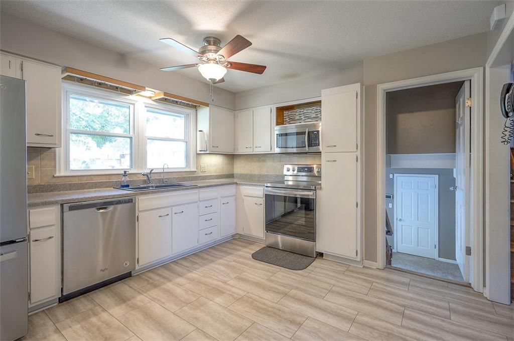 Photo 11 of 34 - 8110 Greeley Avenue