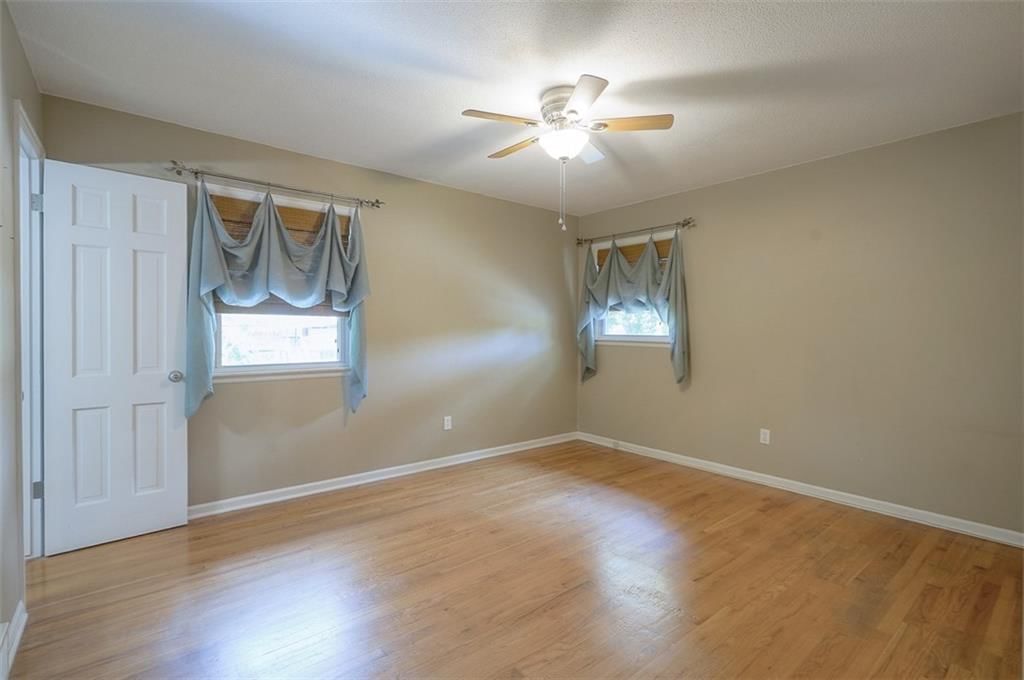 Photo 14 of 34 - 8110 Greeley Avenue