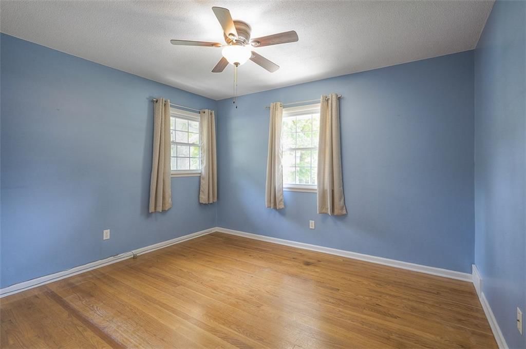 Photo 18 of 34 - 8110 Greeley Avenue