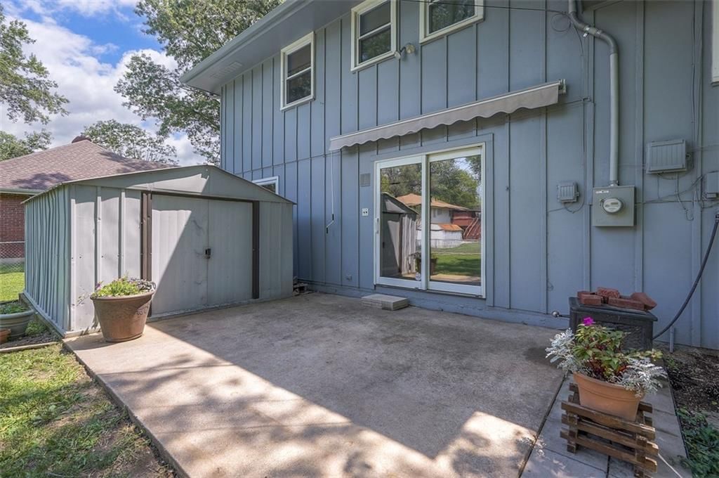 Photo 30 of 34 - 8110 Greeley Avenue