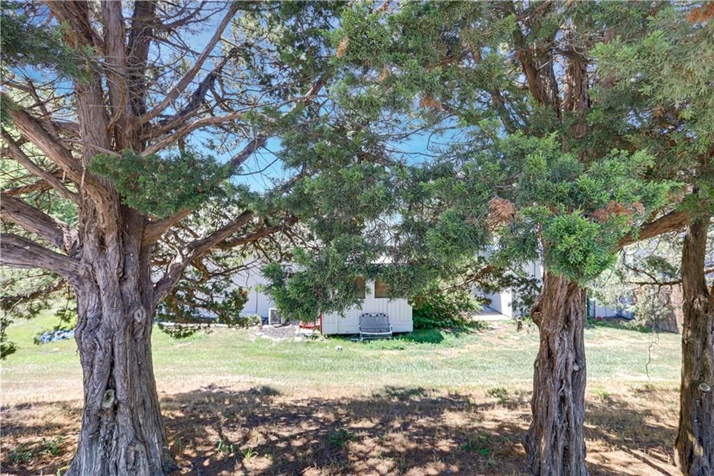 Photo 18 of 19 - 662 NW VALLEYBROOK Road