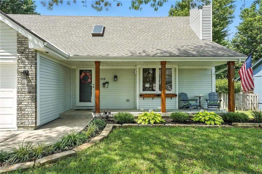 2128 Sunset Circle — photo 2