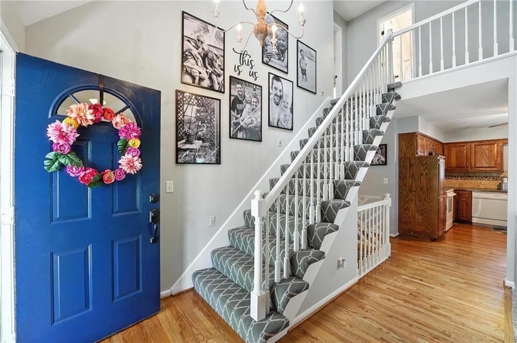 2128 Sunset Circle — photo 3