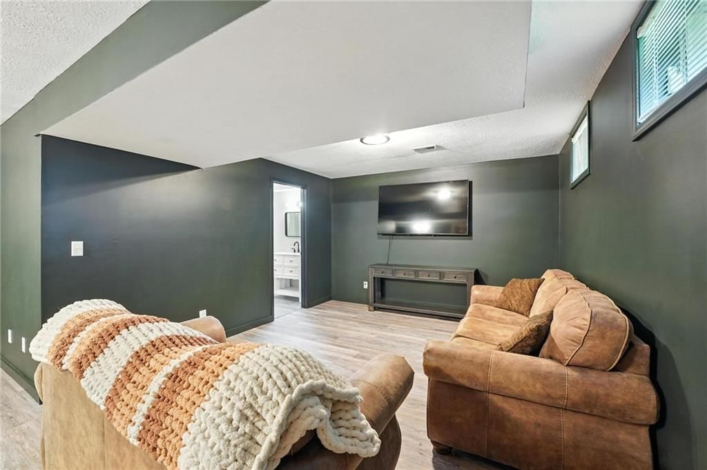 2128 Sunset Circle — photo 28