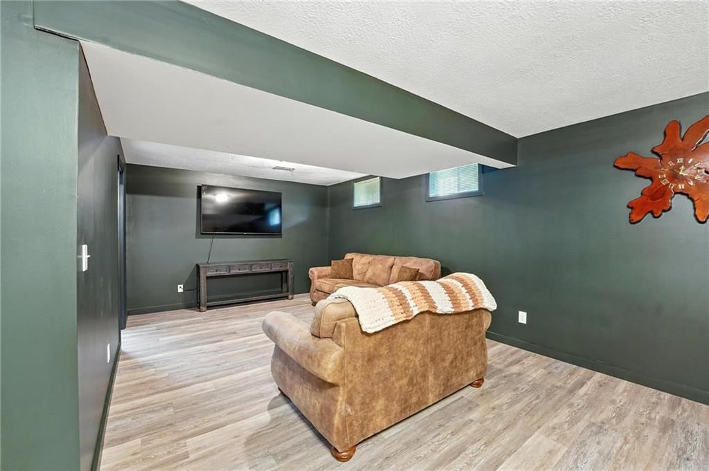 2128 Sunset Circle — photo 29