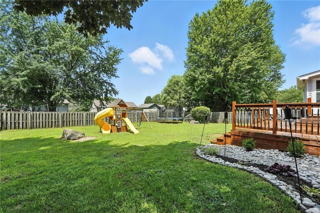 2128 Sunset Circle — photo 37
