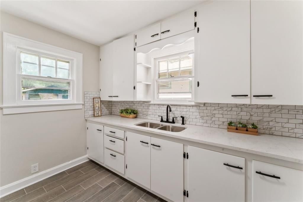 Photo 12 of 42 - 1908 S Willow Avenue