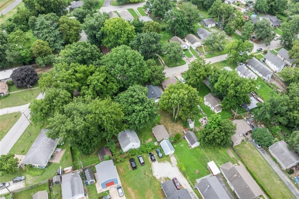 Photo 34 of 42 - 1908 S Willow Avenue