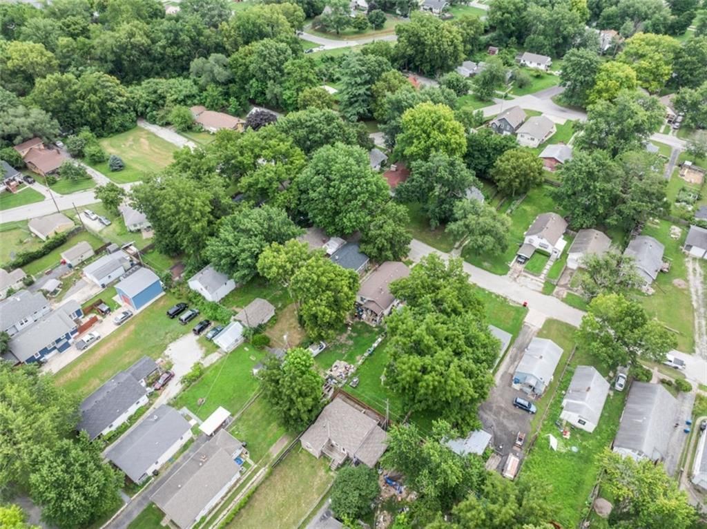 Photo 35 of 42 - 1908 S Willow Avenue